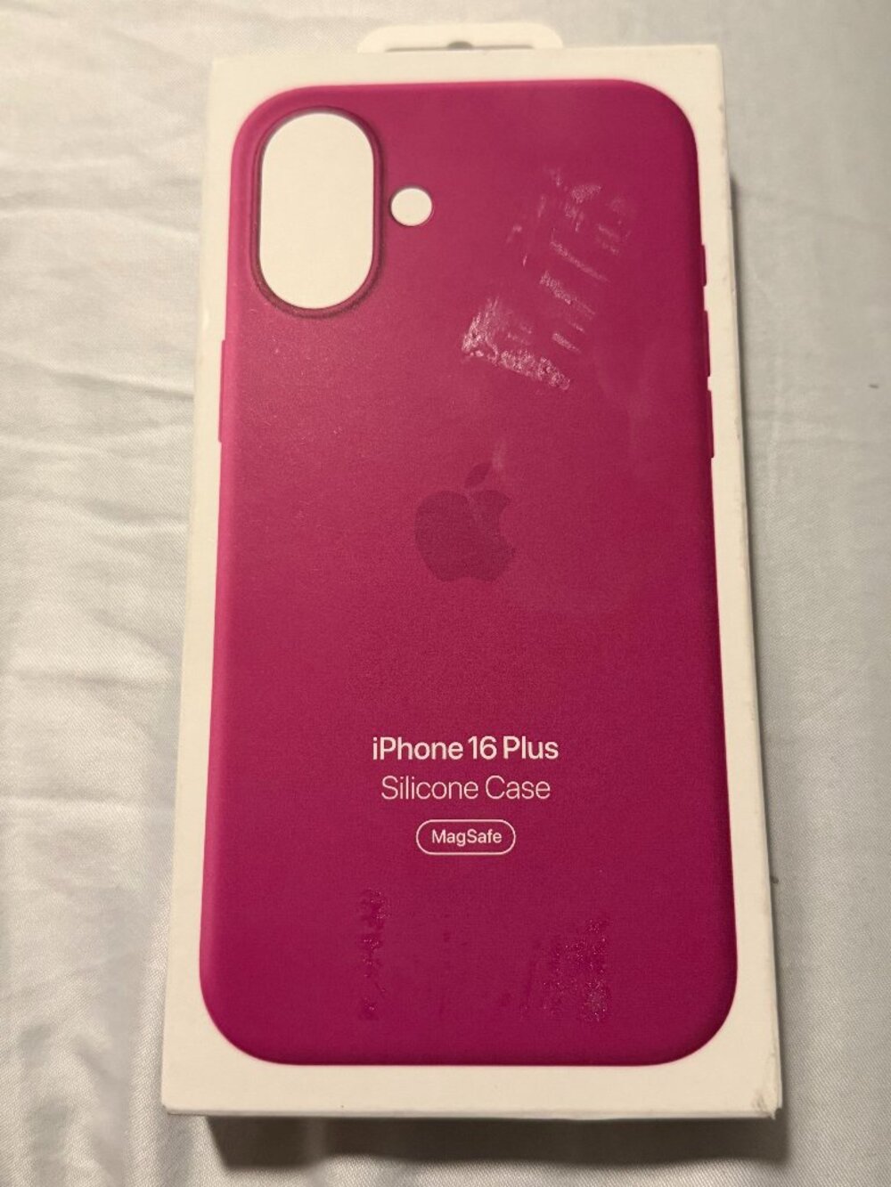 Apple iPhone 16 Plus Silicone Case with MagSafe - Fuchsia